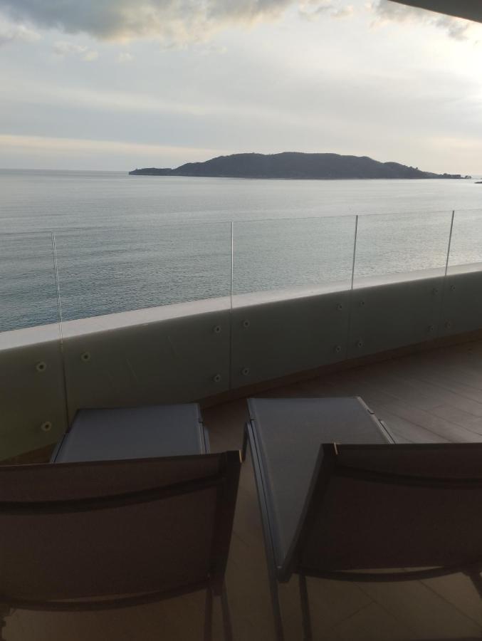 Beachfront Luxury Apartment Будва Екстер'єр фото