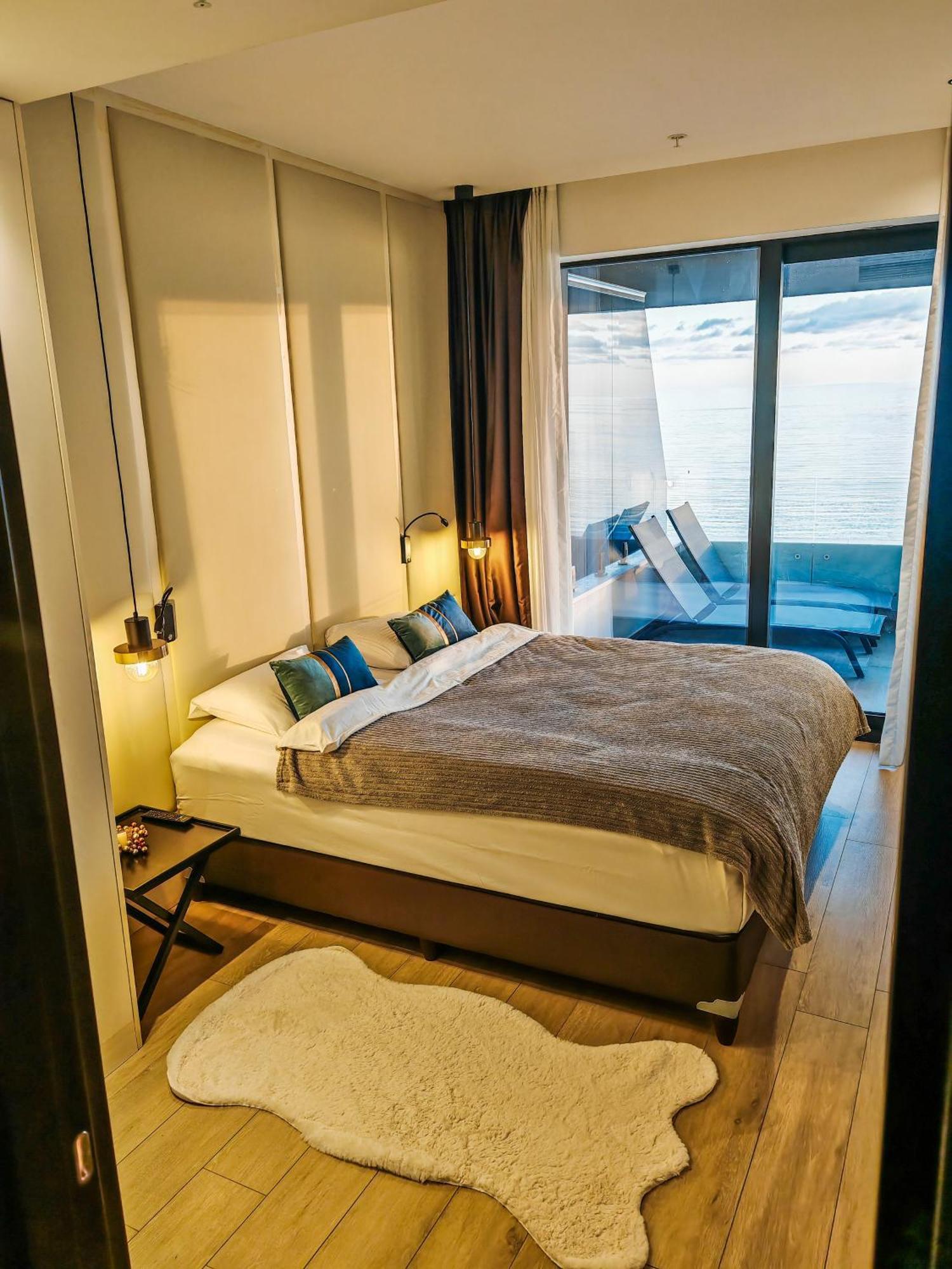Beachfront Luxury Apartment Будва Екстер'єр фото
