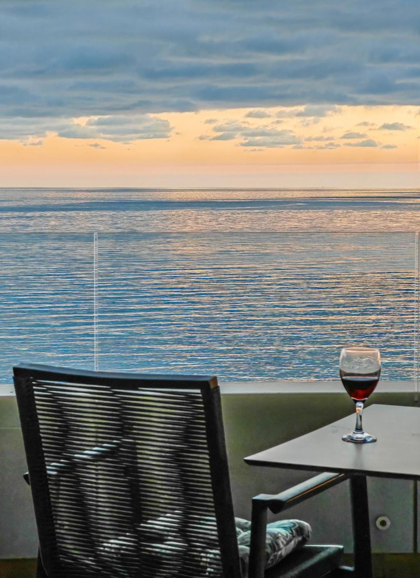 Beachfront Luxury Apartment Будва Екстер'єр фото